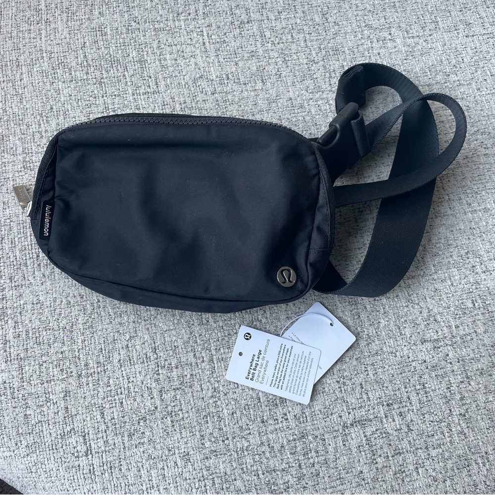 Lululemon Everywhere Belt Bag